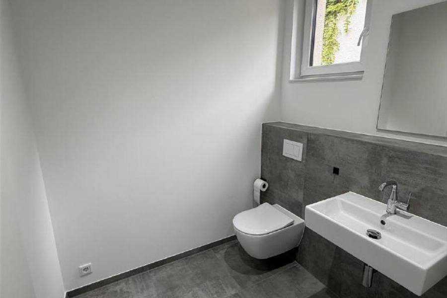 Gäste-WC mit Dusche