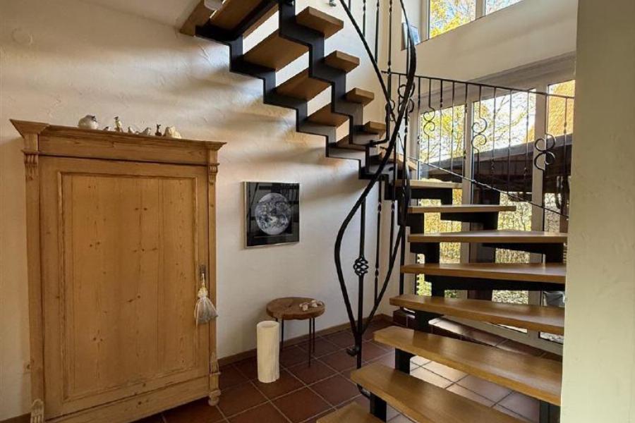 offene Treppe ins Obergeschoss